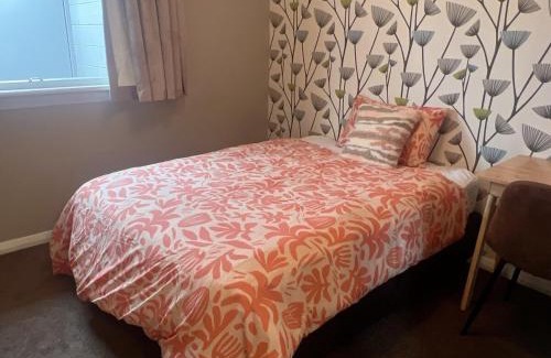 Oamaru House | Beautiful garden view 4BR house