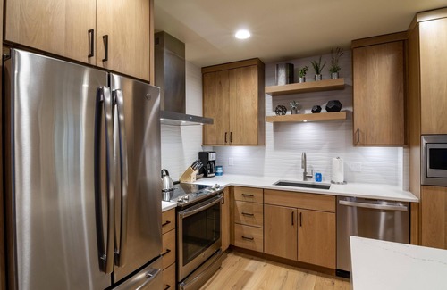 Tamarack Resort Condo | Beautiful|Gas Fireplace|Mountain View|Balcony