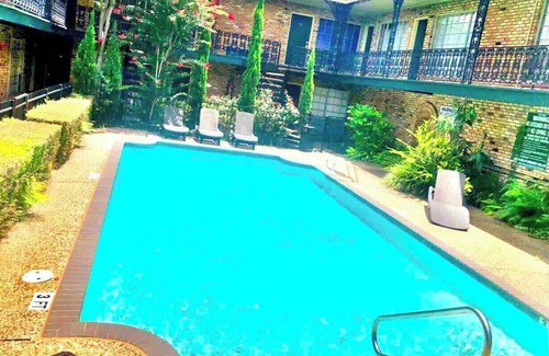 The Galleria Condo | Beautiful, gated, private Condo in the heart of Houston!