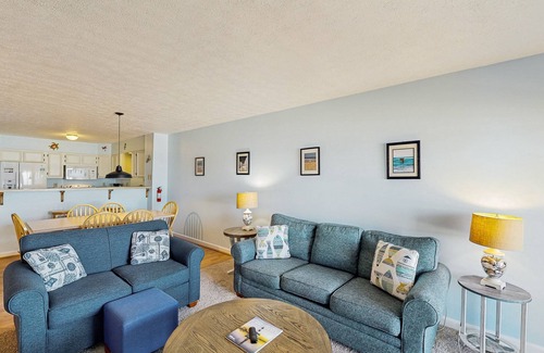 Rodanthe Condo | Beautiful getaway in Oceanfront complex with pool, free WiFi, WD, & central AC