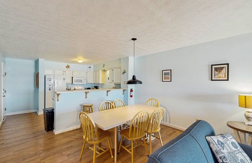 Rodanthe Condo | Beautiful getaway in Oceanfront complex with pool, free WiFi, WD, & central AC