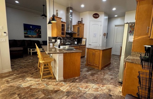 Arizona City House | Beautiful Golf Course Home - 3 Bedrooms/4 Beds/1 King/1 Queen/2 Full - Office