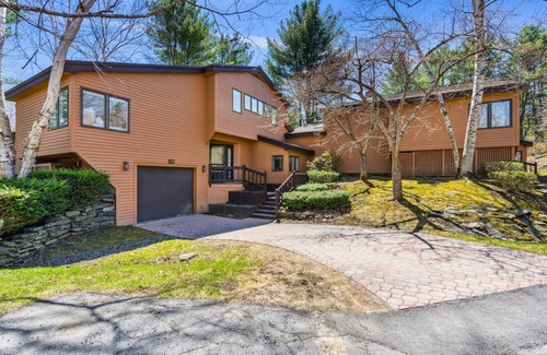 Quechee Condo | Beautiful Golf Course Views, 3BR | Coach Road 13B