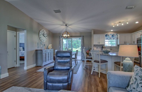 The Villages House | Beautiful Golf Front 3-2. All New Inside ! Cable , WI-FI and Golf Cart !