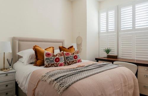 Northcote Apartment | Beautiful Ground Floor Apartment Plus Private Garden