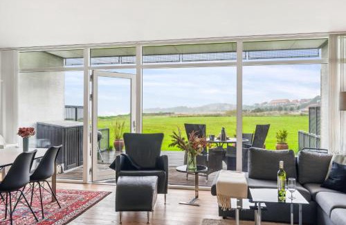 Syddjurs Kommune House | Beautiful Ground-Floor Holiday Apartment With A Sea View