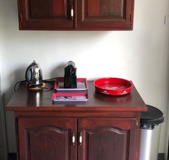 L'Autre-Bord Apartment | Beautiful Ground Floor, Seaside Studio Flat