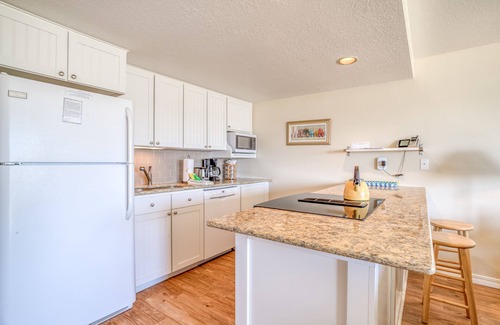 Lincoln City Condo | Beautiful Ground-Level WaterBay Front Condo with Gorgeous Bay and Ocean Views!