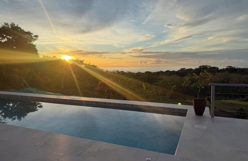 Montezuma House | Beautiful guajira house with spectacular pacific view and jungle wing