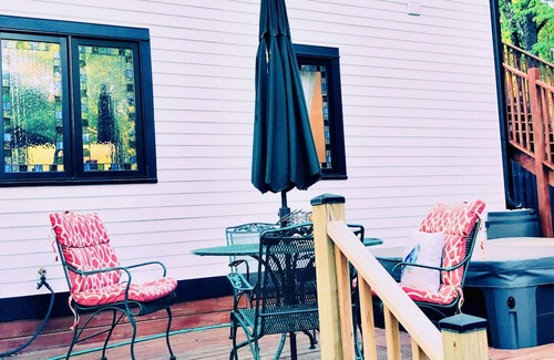Fayetteville Apartment | Beautiful Guest House/Studio, 10 minutes from U of A!