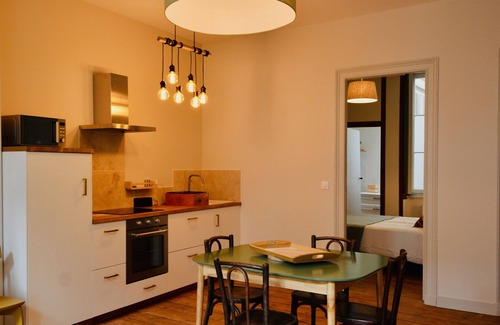 Hotel de Ville - Quinconces Apartment | Beautiful guest room