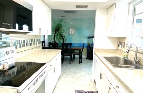 Englewood South House | Beautiful Gulf Coast Waterfront Home < 7 mins from the Beaches!