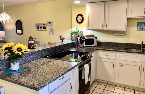 Fort Walton Beach Condo | Beautiful Gulf View 2BR/2BA Condo with Beach Setup and Great Pool