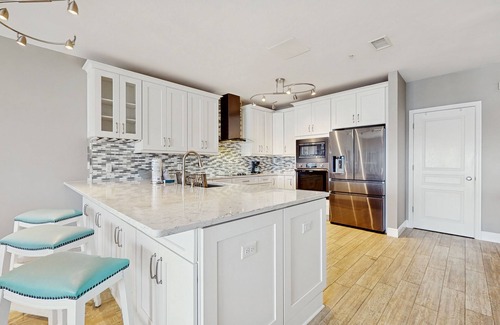Destin Condo | Beautiful Harbor view condo, close to shopping, beaches and entertainment