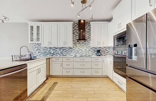 Destin Condo | Beautiful Harbor view condo, close to shopping, beaches and entertainment