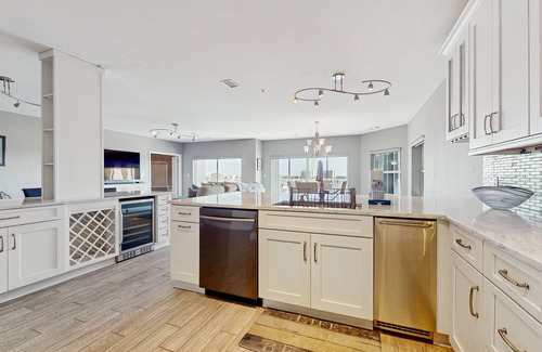 Destin Condo | Beautiful Harbor view condo, close to shopping, beaches and entertainment