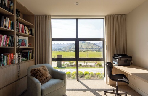 Lake Hayes House | Beautiful Haven| Luxurious Home | Queenstown | Stunning Central Location