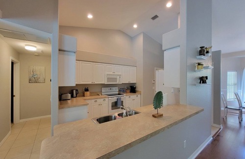 North Port House | Beautiful Heated Pool House with Backyard Oasis