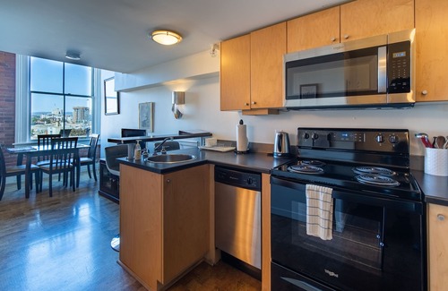 Downtown Victoria Apartment | Beautiful heritage loft in the heart of Victoria!