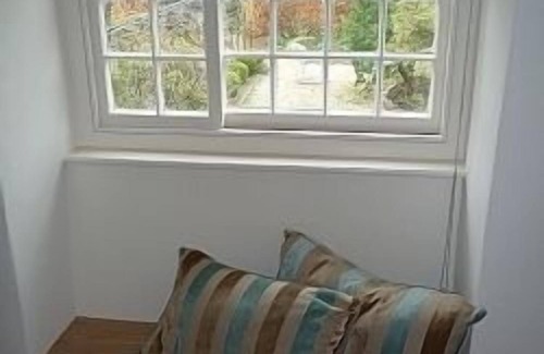 St. Martin Cottage | Beautiful Historic Cottage In 540m2 Walled Garden