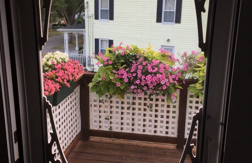 Bristol Apartment | Beautiful Historic Town, Home of the oldest 4th of July Parade in United State.