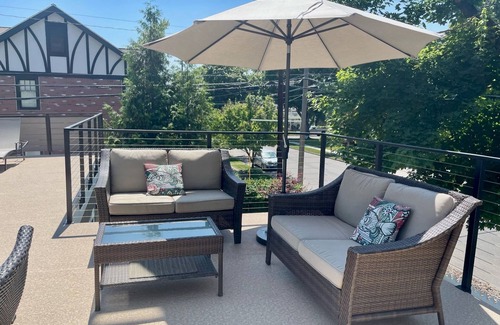Garden District House | Beautiful Historic Home/Perfect Location/Walk Everywhere/NEW Rooftop Deck!
