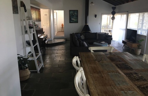 Eagle Heights House | Beautiful House Gold Coast Hinterland Views Quiet Close to Action Away fr Crazy