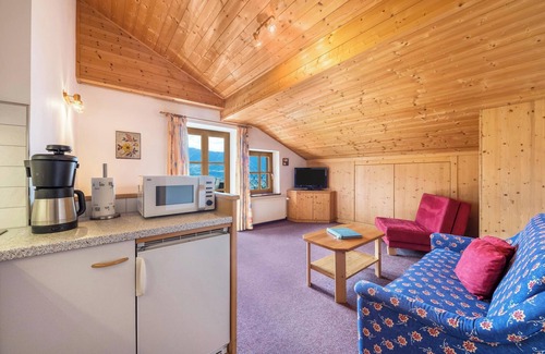 Lagundo Apartment | Beautiful Holiday Apartment Holunder with Mountain View