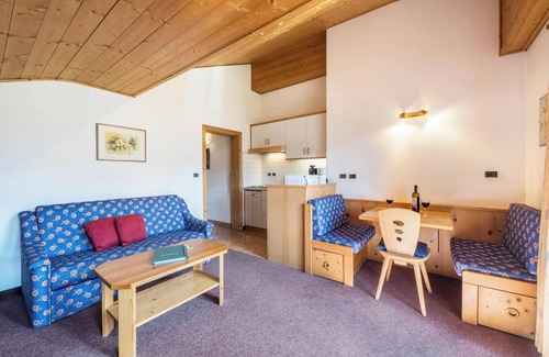 Lagundo Apartment | Beautiful Holiday Apartment Holunder with Mountain View