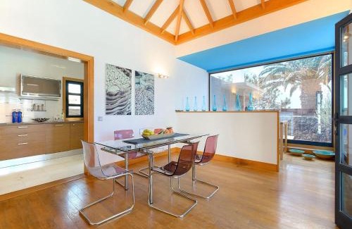 Playa Blanca House | Beautiful holiday home in Playa Blanca with pool