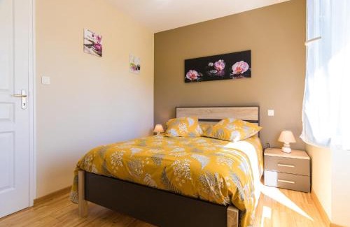 Savignac-Ledrier House | Beautiful holiday home near lake and forest