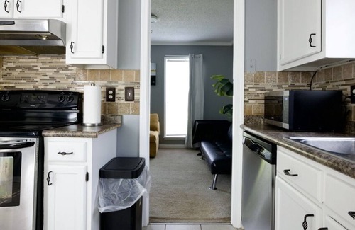 Irmo House | Beautiful home 2 Miles from Harbison Blvd- 5 mins from Lake Murray! Pet-Friendly