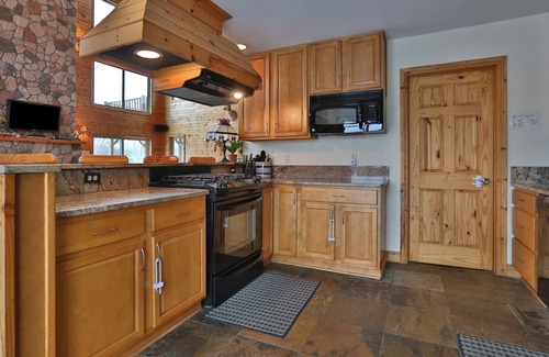 Comins House | Beautiful Home and property on 50 acres next to golf, amusement park & trails.