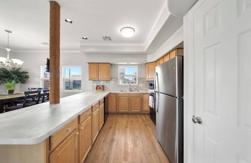 Bermuda Beach House | Beautiful Home by the Beach: Hot Tub, Deck, Views!