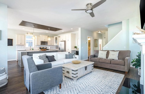 Miami Park House | Beautiful home close to beach with deck, patio, firepit, WiFi, & gas fireplace