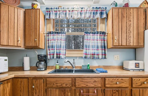 Conover Cabin | Beautiful home close to the lake w/WiFi, private washer/dryer, firepit, & patio