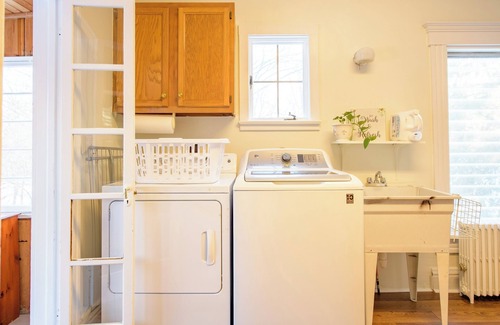 Geneva House | Beautiful home in a charming neighborhood. Close to dwntwn Geneva & Seneca Lake.