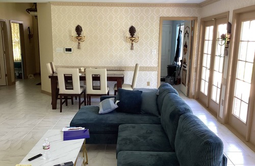 Algiers House | Beautiful home in Algiers, 12 minute ride to downtown New Orleans. nn