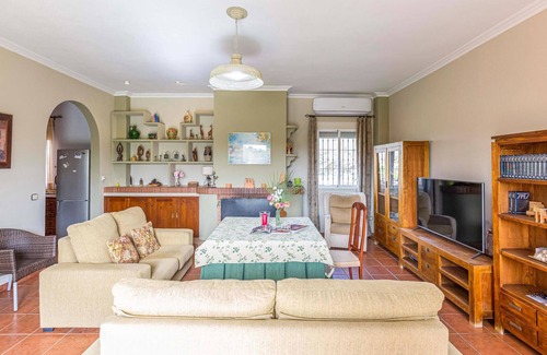 Arahal House | Beautiful home in Arahal with WiFi