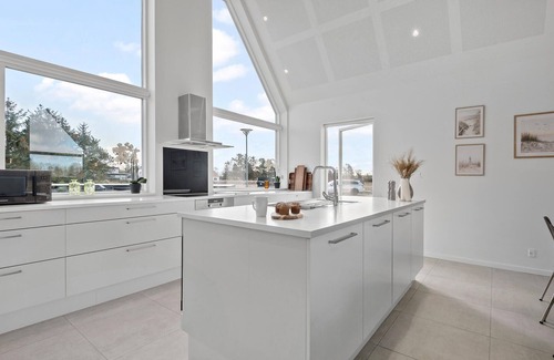 Ho House | Beautiful home in Blåvand with sauna