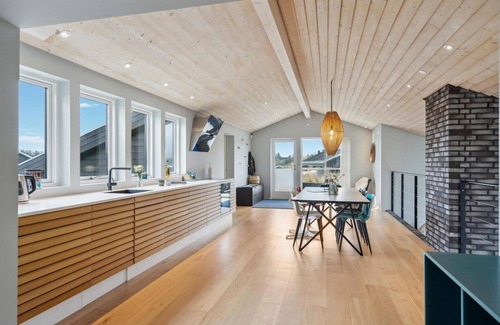 Blokhus House | Beautiful home in Blokhus with WiFi