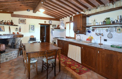 Poggioni House | Beautiful home in Cortona with WiFi
