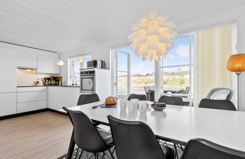 Øer Strand House | Beautiful home in Ebeltoft with sauna