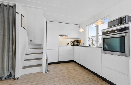 Øer Strand House | Beautiful home in Ebeltoft with sauna