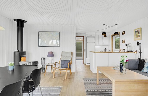 Bøjden House | Beautiful home in Faaborg with kitchen