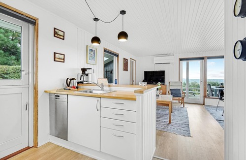 Bøjden House | Beautiful home in Faaborg with kitchen