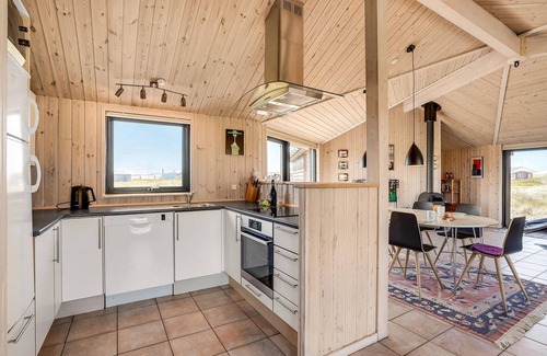 Lild Strand House | Beautiful home in Frøstrup with WiFi