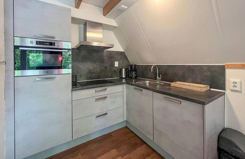 Gramsbergen House | Beautiful home in Gramsbergen with WiFi