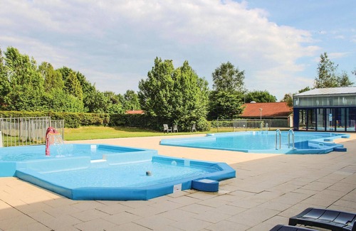 Gramsbergen House | Beautiful home in Gramsbergen with WiFi