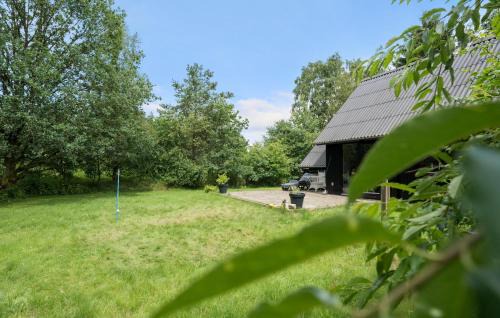 Skygge House | Beautiful Home In Give With Kitchen